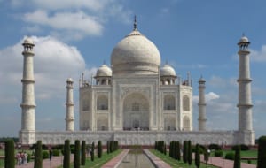 インド