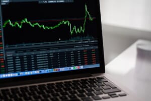 仮想通貨Pepeは30日間で急落、史上最高値から70％下落