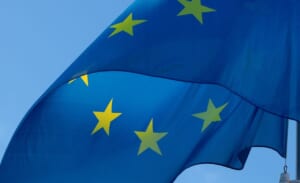 EUコミッショナーがアメリカ議員に仮想通貨規制を急ぐよう促す