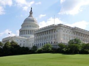 コインベースとSECの訴訟の却下を求める書類を裁判所に提出＝米上院議員