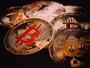 VanEck、ビットコイン現物ETFの利益の5％をBTC開発者に寄付すると発表