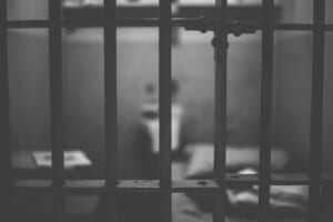 米地検、FTX創設者サム・バンクマン・フリード被告に最長50年の懲役を求刑