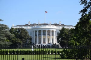 バイデン大統領、上下院で可決されたSAB121を覆す法案に拒否権を行使