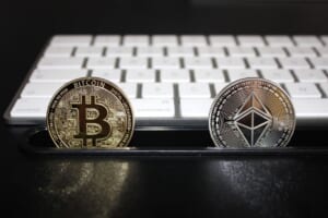 ビットコインとイーサリアムの取引デスク設置を検討＝スタンダード・チャータード銀行